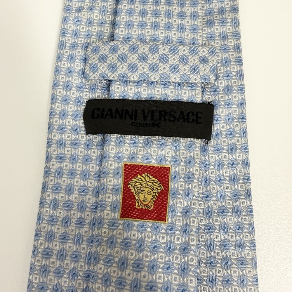 Gianni Versace Couture Mens Tie Light Blue Geometric Diamonds Silk 3.75" x 56.5"